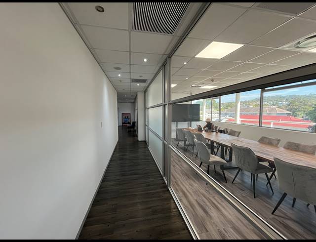 309M² OFFICE TO LET IN CLAREMONT